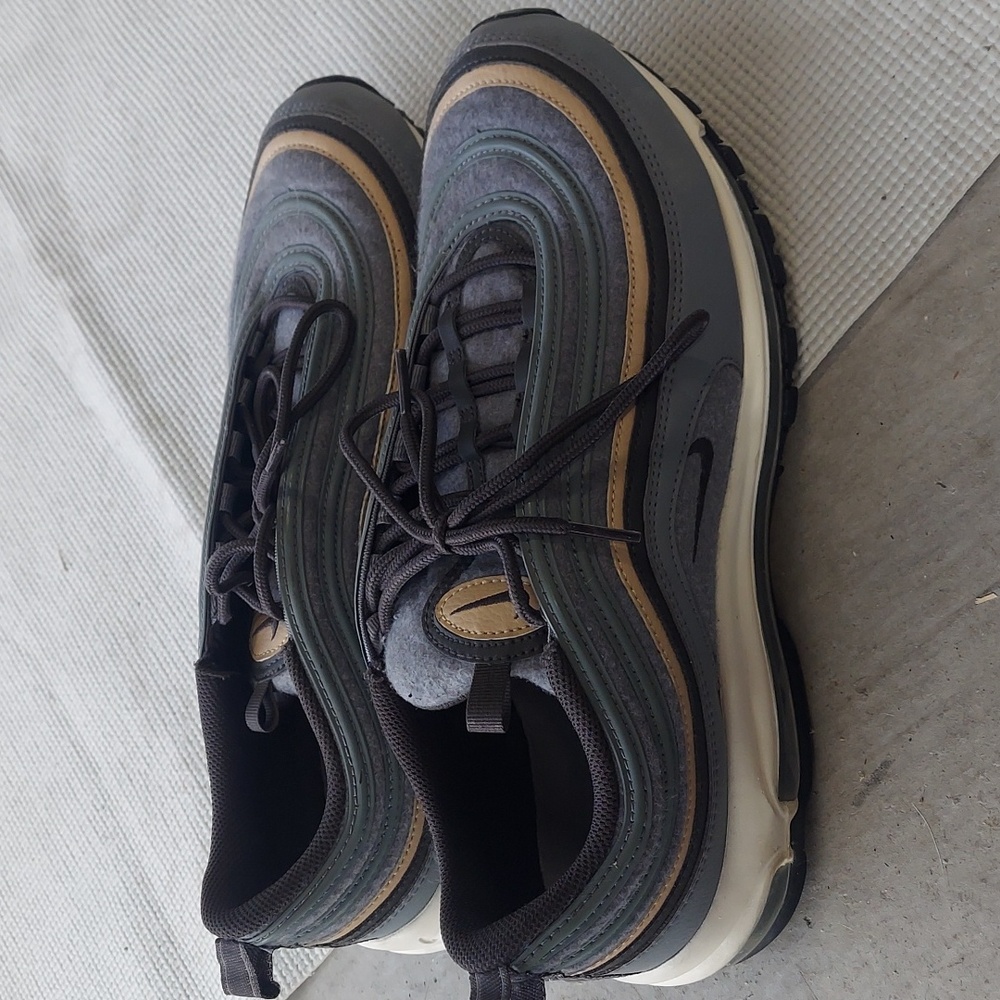97 Airmax Cool mushroom